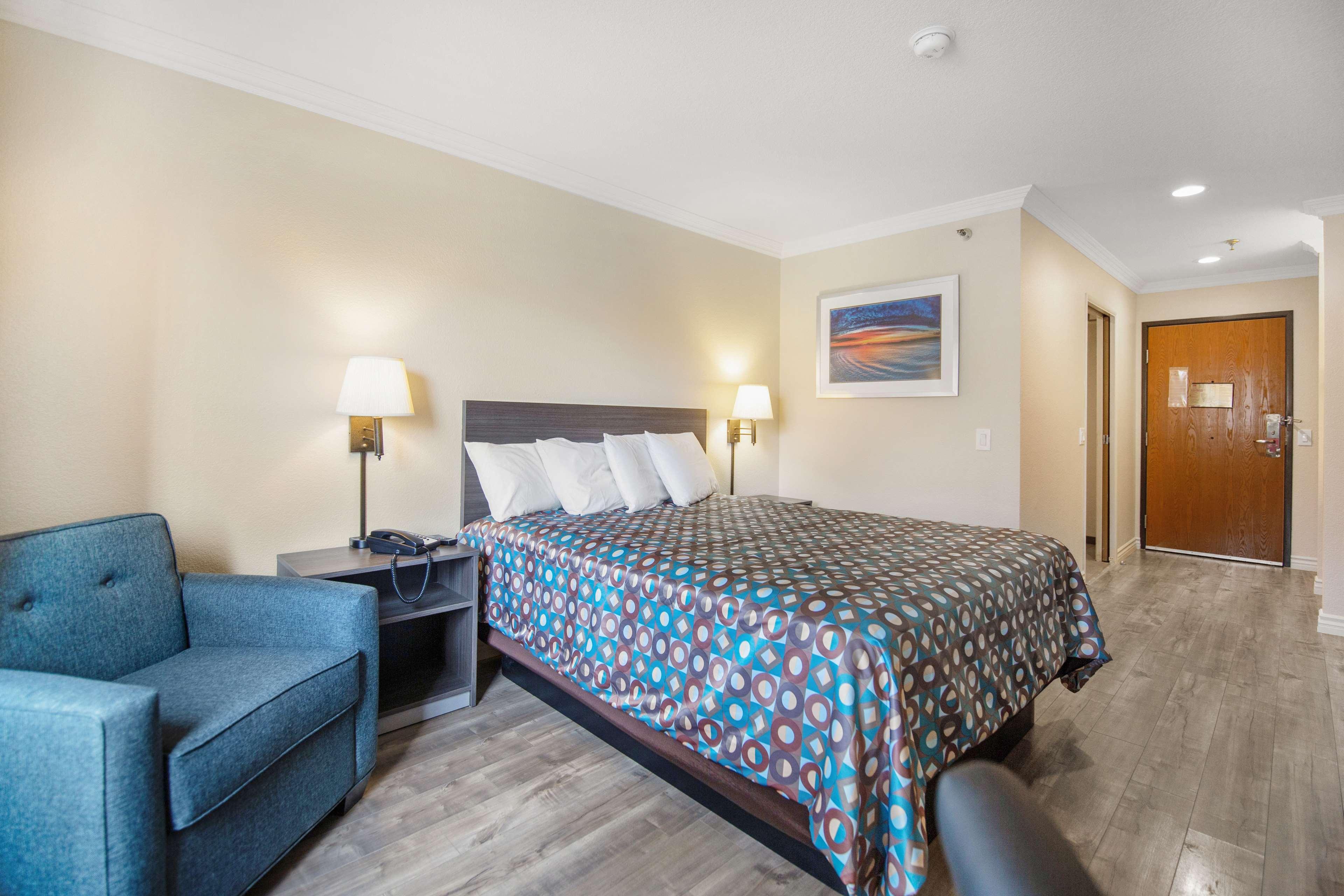 Fontana Hotel Room photo